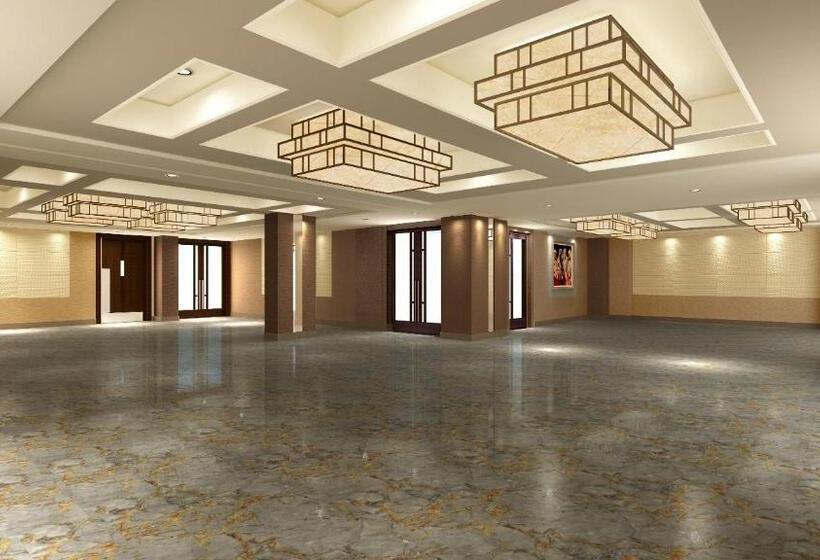 فندق Efcee Sarovar Premiere Bhavnagar
