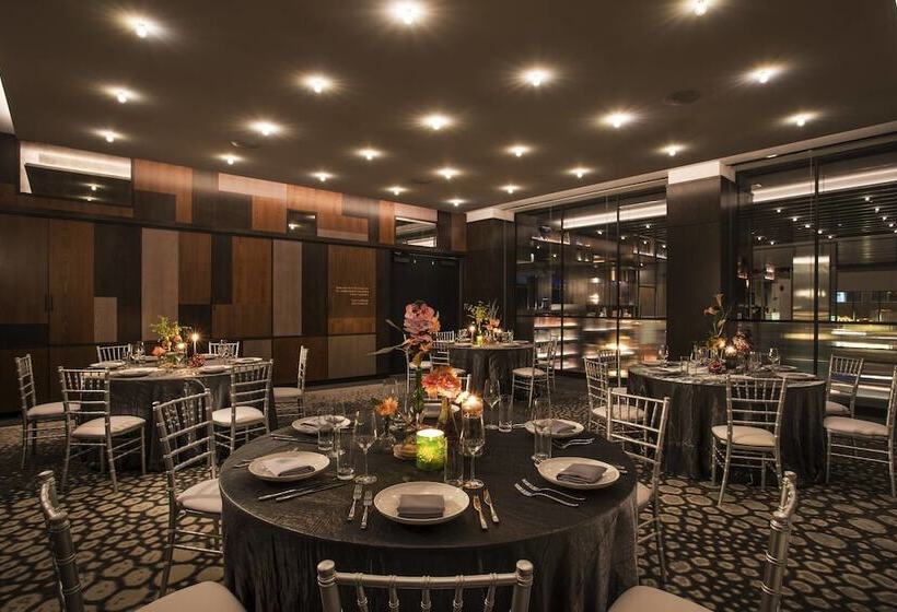 فندق Emc2, Autograph Collection