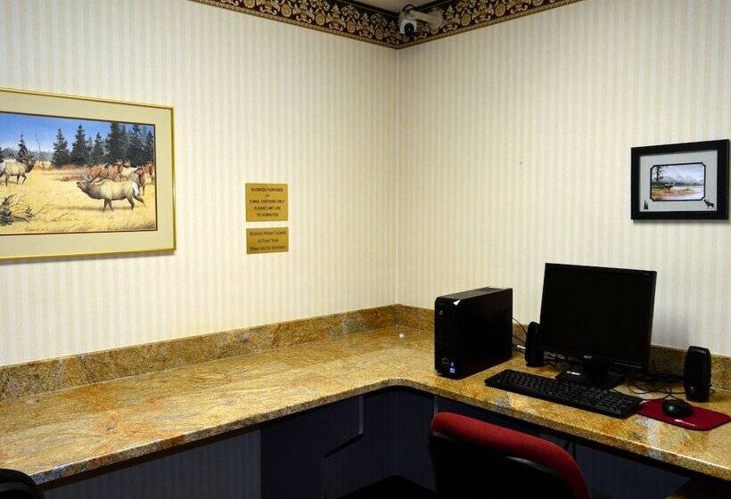 فندق Fairbridge Inn Express Dillon