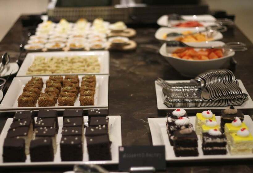 ホテル Fairfield By Marriott Indore