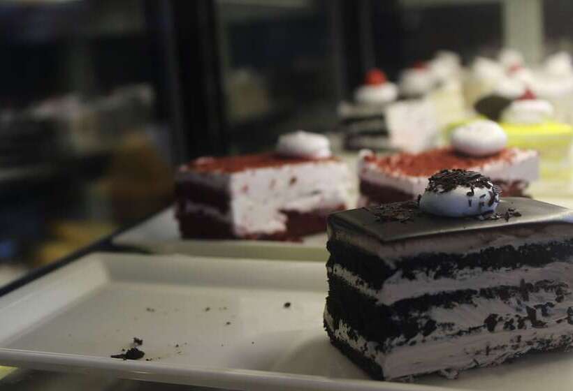 ホテル Fairfield By Marriott Indore