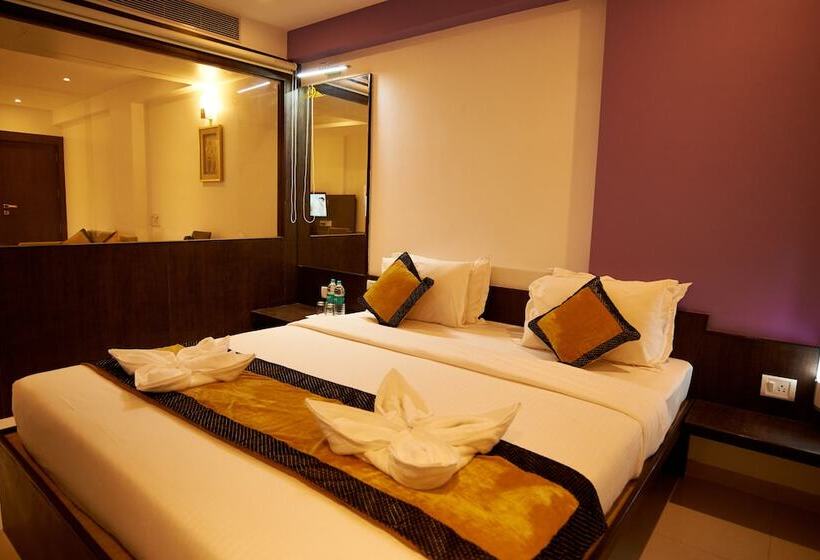 فندق Golden View