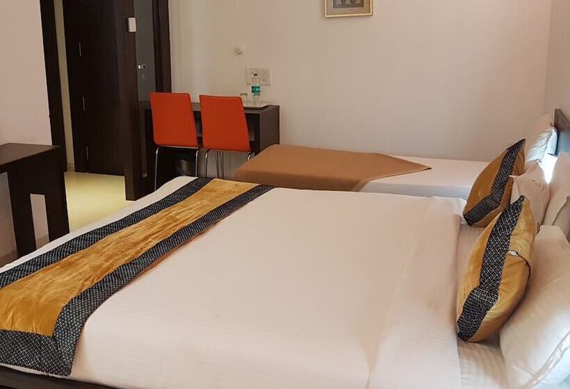 فندق Golden View