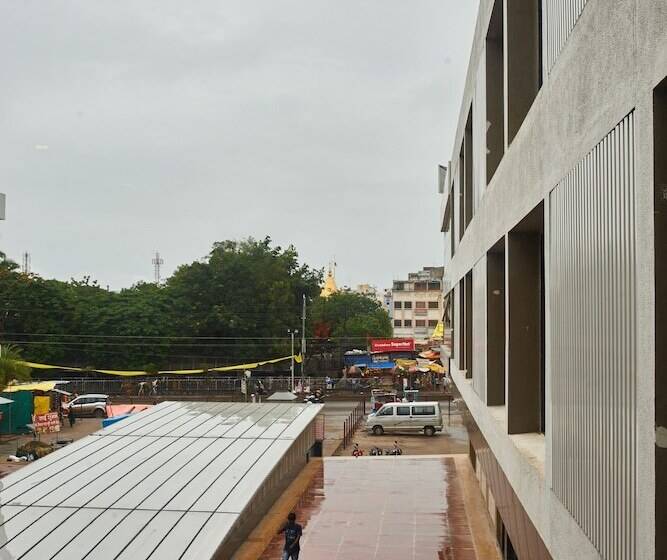 فندق Golden View