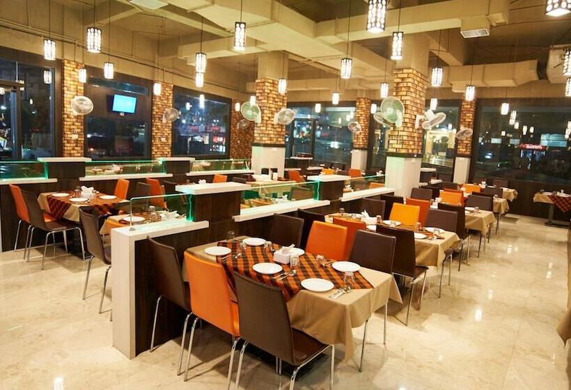 فندق Golden View