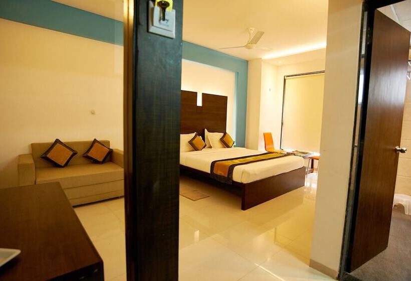 فندق Golden View