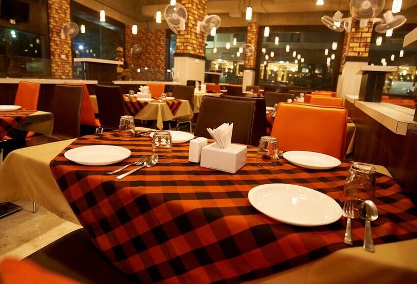 فندق Golden View