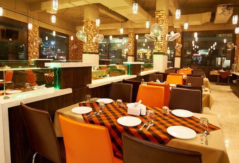 فندق Golden View