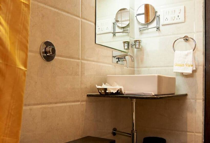 فندق Golden View