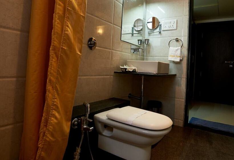 فندق Golden View