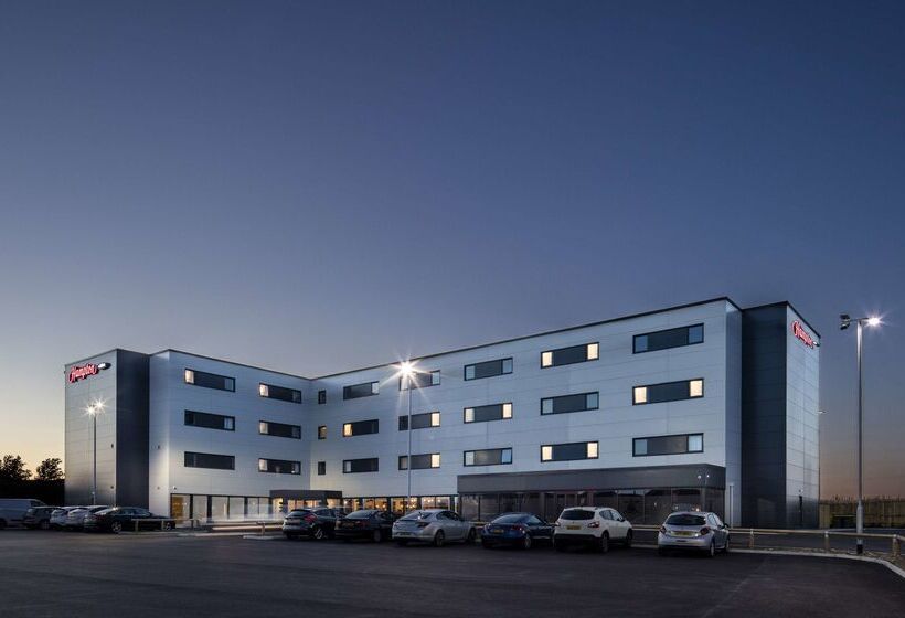 בית מלון כפרי Hampton By Hilton Humberside Airport