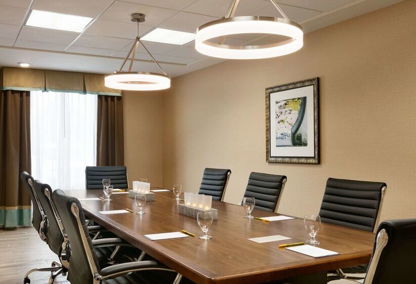 בית מלון כפרי Hilton Garden Inn Statesville