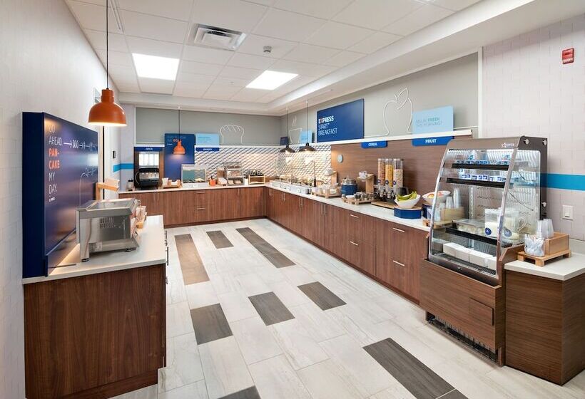 בית מלון כפרי Holiday Inn Express   Red Deer North, An Ihg