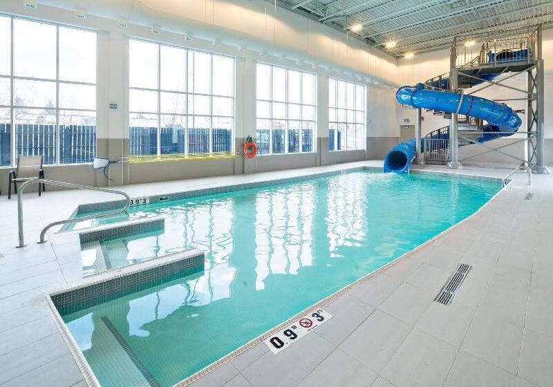 בית מלון כפרי Holiday Inn Express   Red Deer North, An Ihg