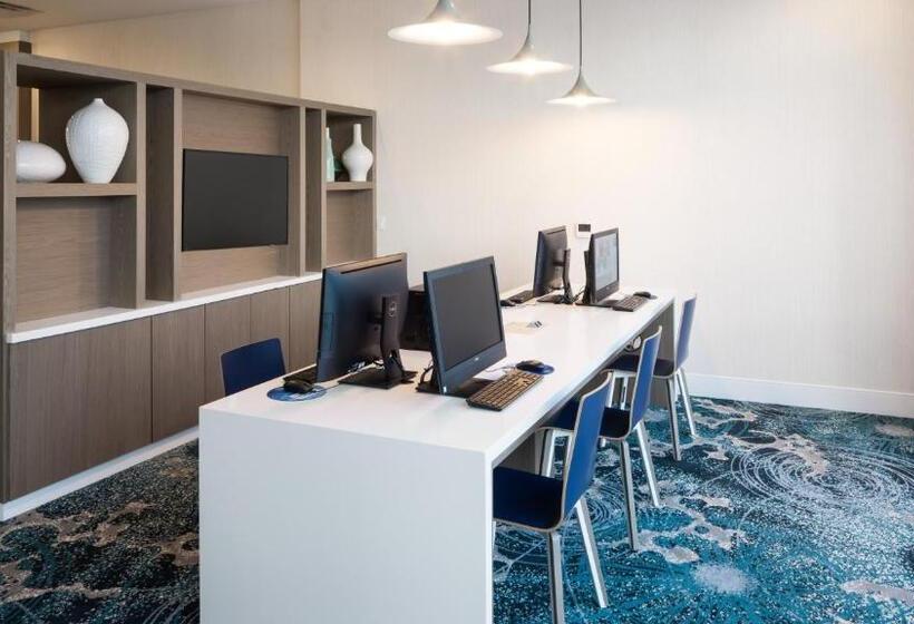 酒店 Holiday Inn Express & Suites   Orlando At Seaworld, An Ihg