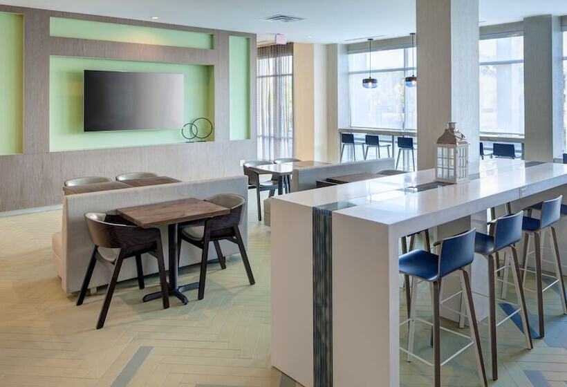 酒店 Holiday Inn Express & Suites   Orlando At Seaworld, An Ihg