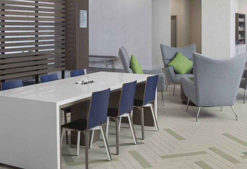 酒店 Holiday Inn Express & Suites   Orlando At Seaworld, An Ihg