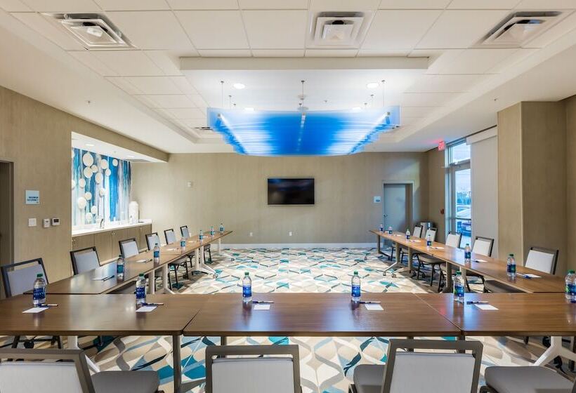 酒店 Holiday Inn Express & Suites   Orlando At Seaworld, An Ihg