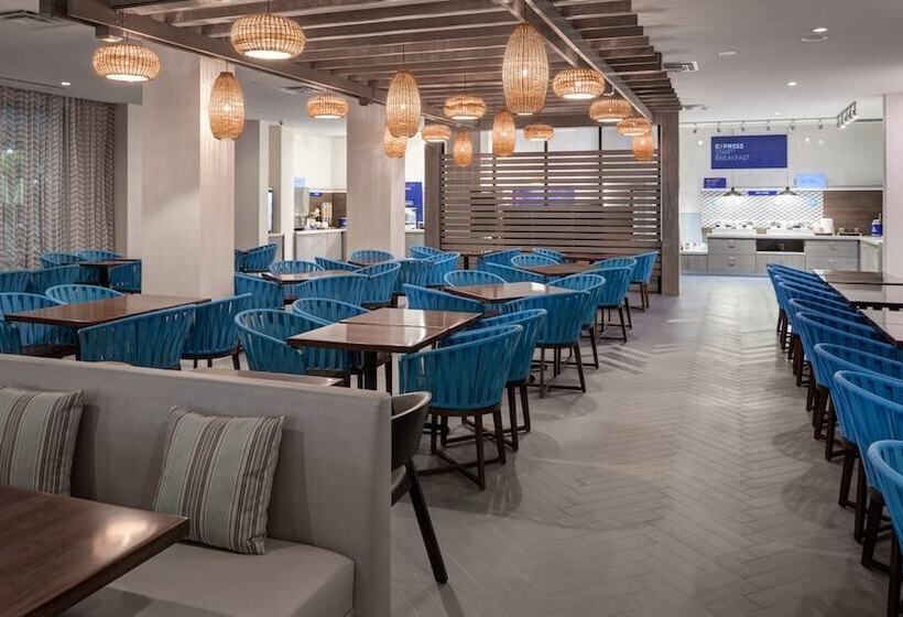 酒店 Holiday Inn Express & Suites   Orlando At Seaworld, An Ihg