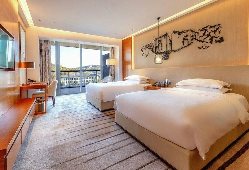 Отель Holiday Inn Nanjing Xuanwu Lake, An Ihg