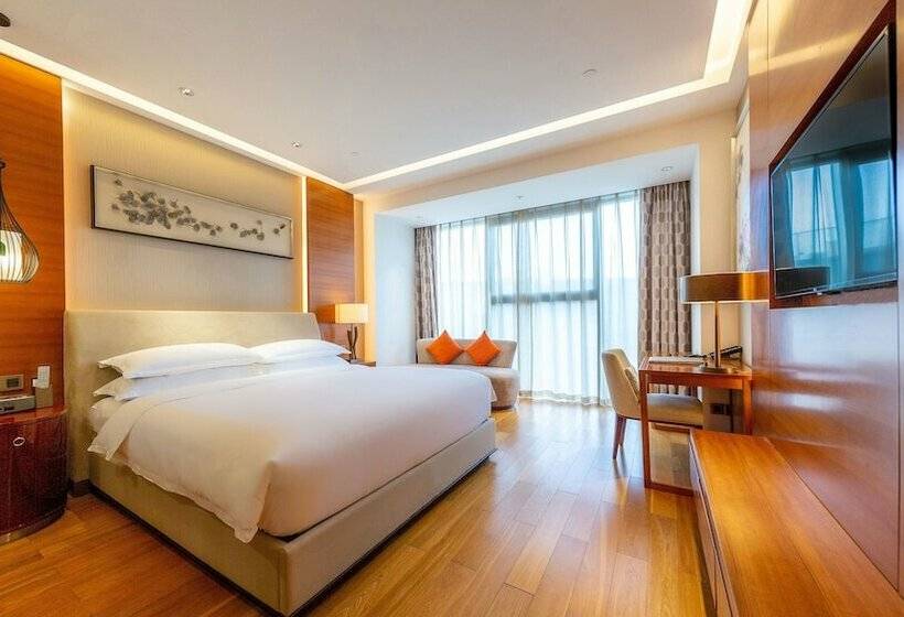 Отель Holiday Inn Nanjing Xuanwu Lake, An Ihg