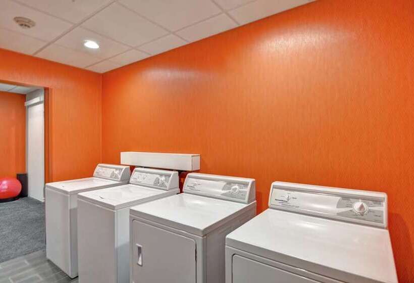 בית מלון כפרי Home2 Suites By Hilton Meridian