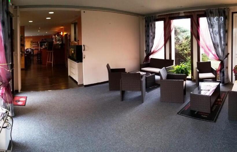 בית מלון כפרי Hôtel Le Forestia