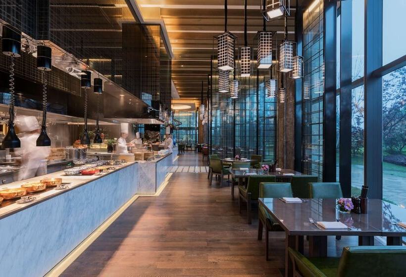 Отель Hyatt Regency Fuzhou Cangshan