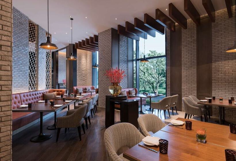 Отель Hyatt Regency Fuzhou Cangshan