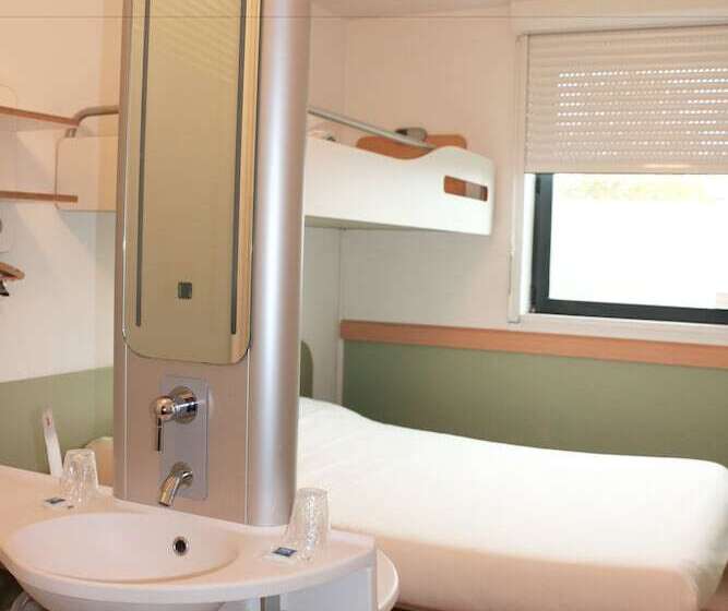 ホテル Ibis Budget Castelnaudary  A61