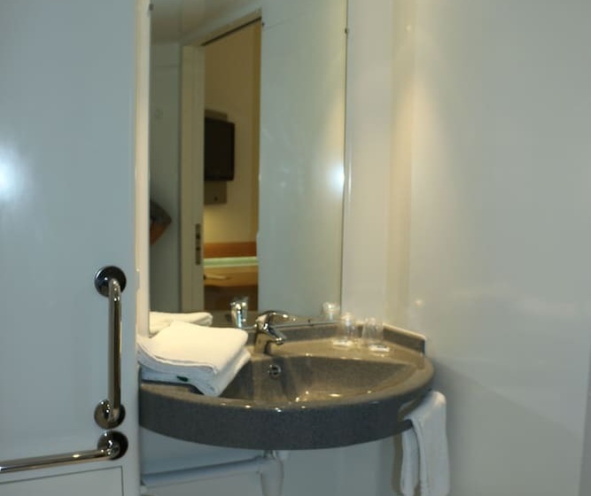 בית מלון כפרי Ibis Budget Castelnaudary  A61