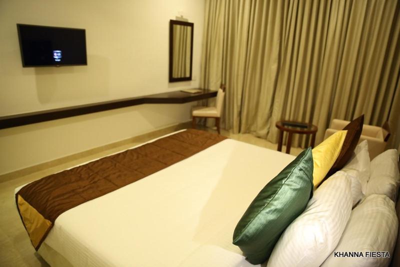 호텔 Khanna Fiesta