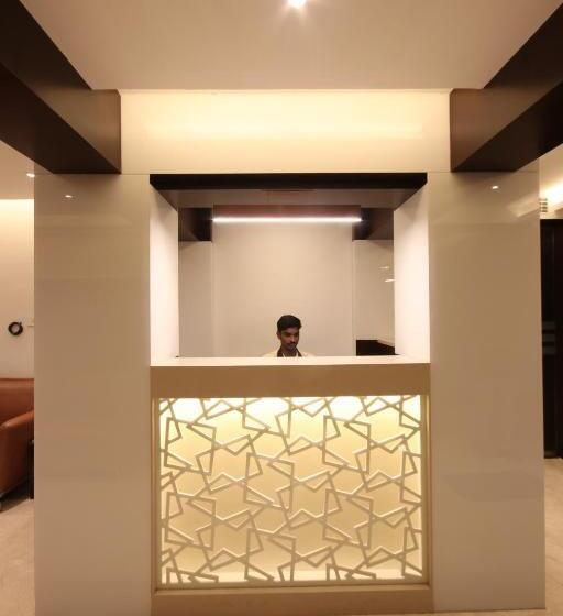 호텔 Khanna Fiesta