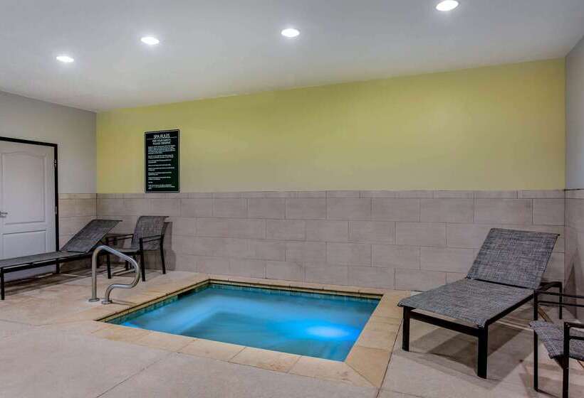 Отель La Quinta By Wyndham Andrews