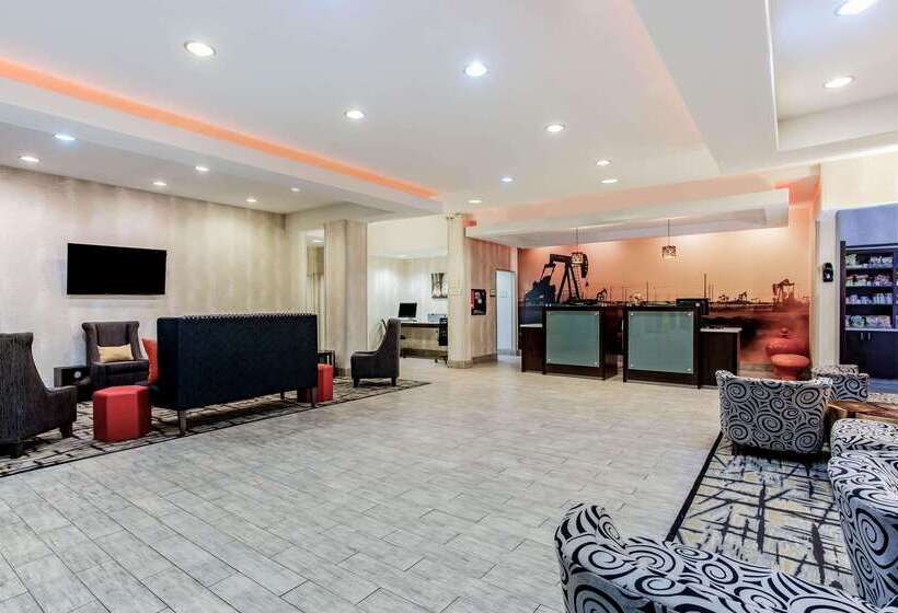 Отель La Quinta By Wyndham Andrews