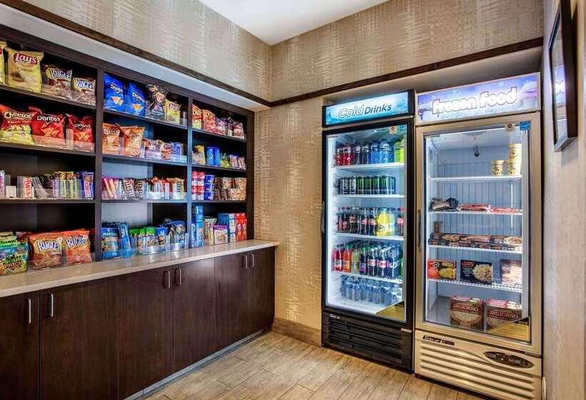 Отель La Quinta By Wyndham Andrews