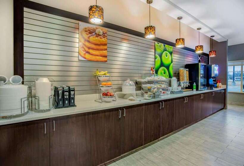 Отель La Quinta By Wyndham Andrews