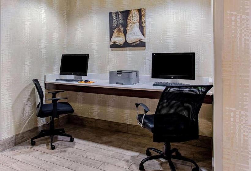 Отель La Quinta By Wyndham Andrews