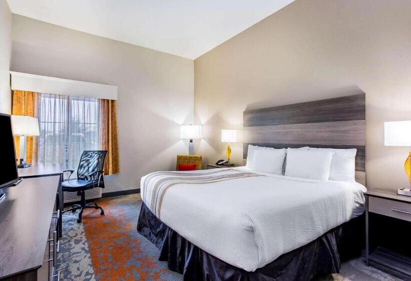 Отель La Quinta By Wyndham Andrews