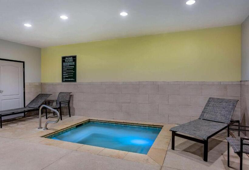 Отель La Quinta By Wyndham Andrews