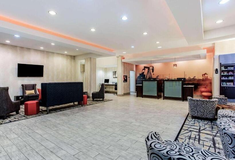 Отель La Quinta By Wyndham Andrews