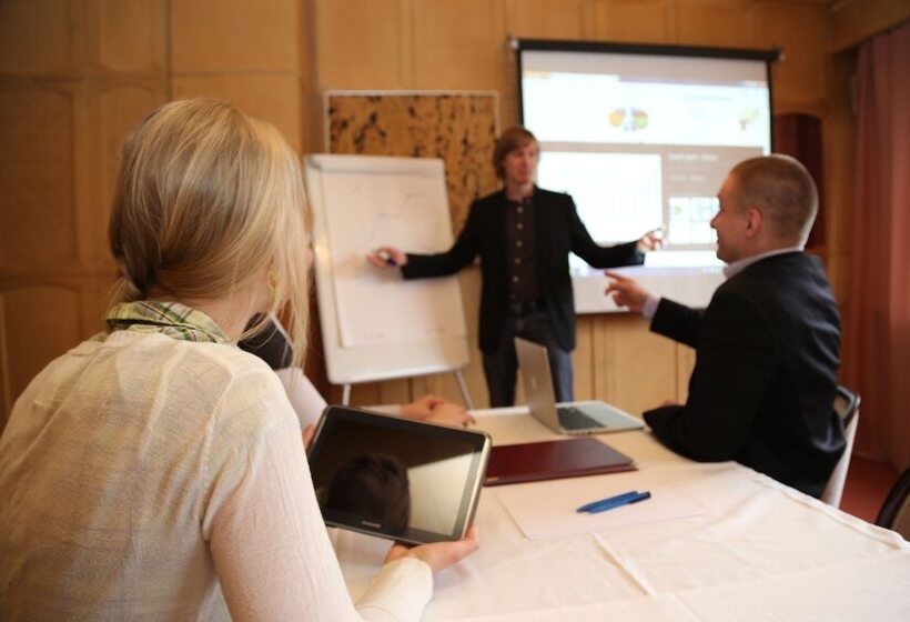 בית מלון כפרי Li Iisalmen Seurahuone