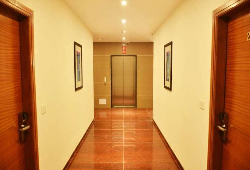 Mint Hotel Premia Chandigarh, Zirakpur