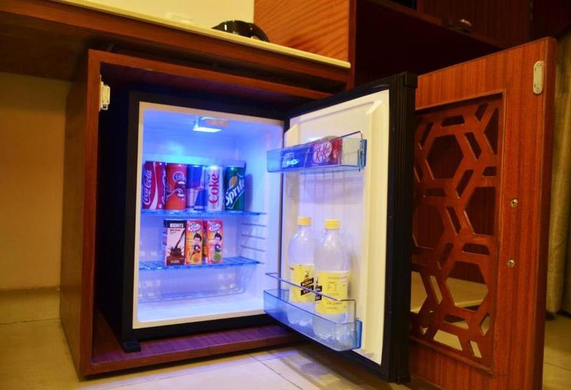 Mint Hotel Premia Chandigarh, Zirakpur