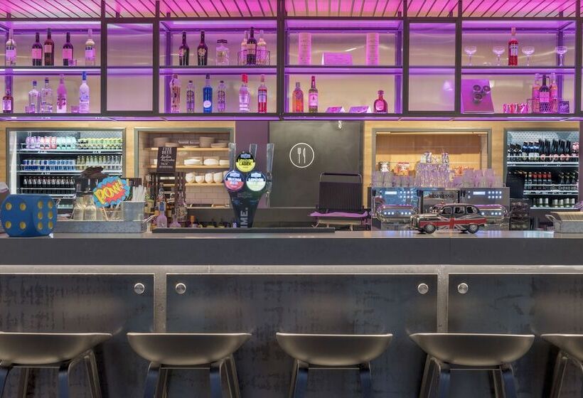 هتل Moxy London Excel