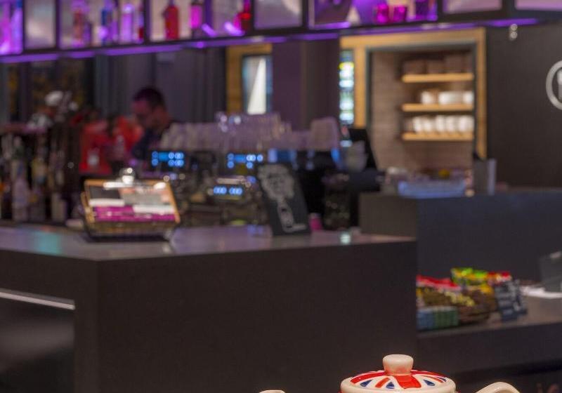 هتل Moxy London Excel