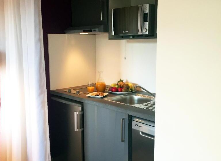 Nemea Appart Hotel Quai Victor Tours Centre