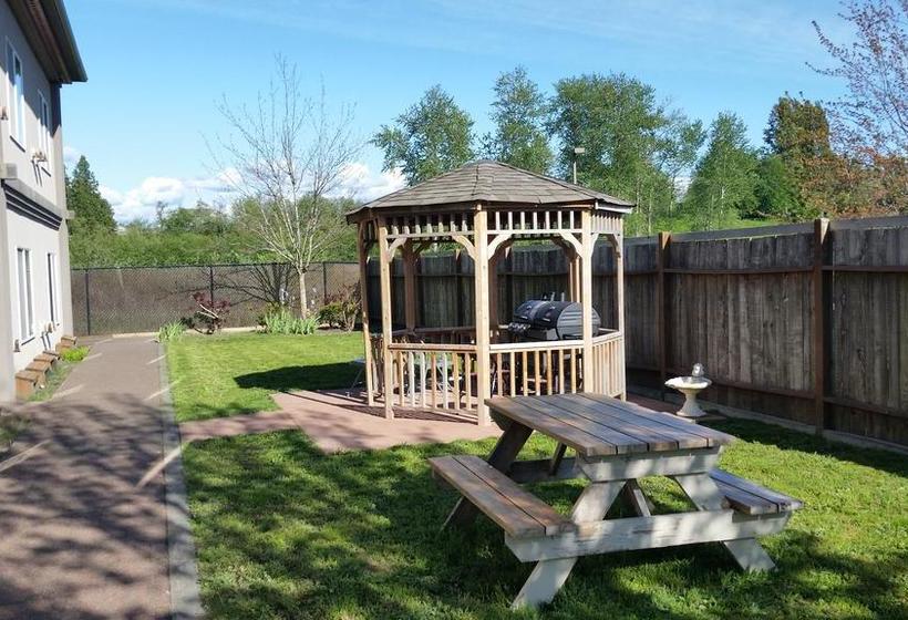 فندق Orca Inn Suites