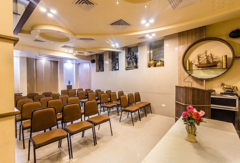 בית מלון כפרי Panchratna Panvel