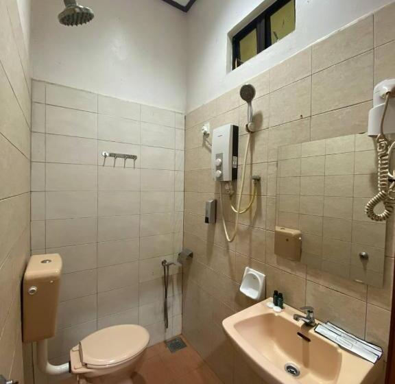 בית מלון כפרי Pandan Laut Beach Resort